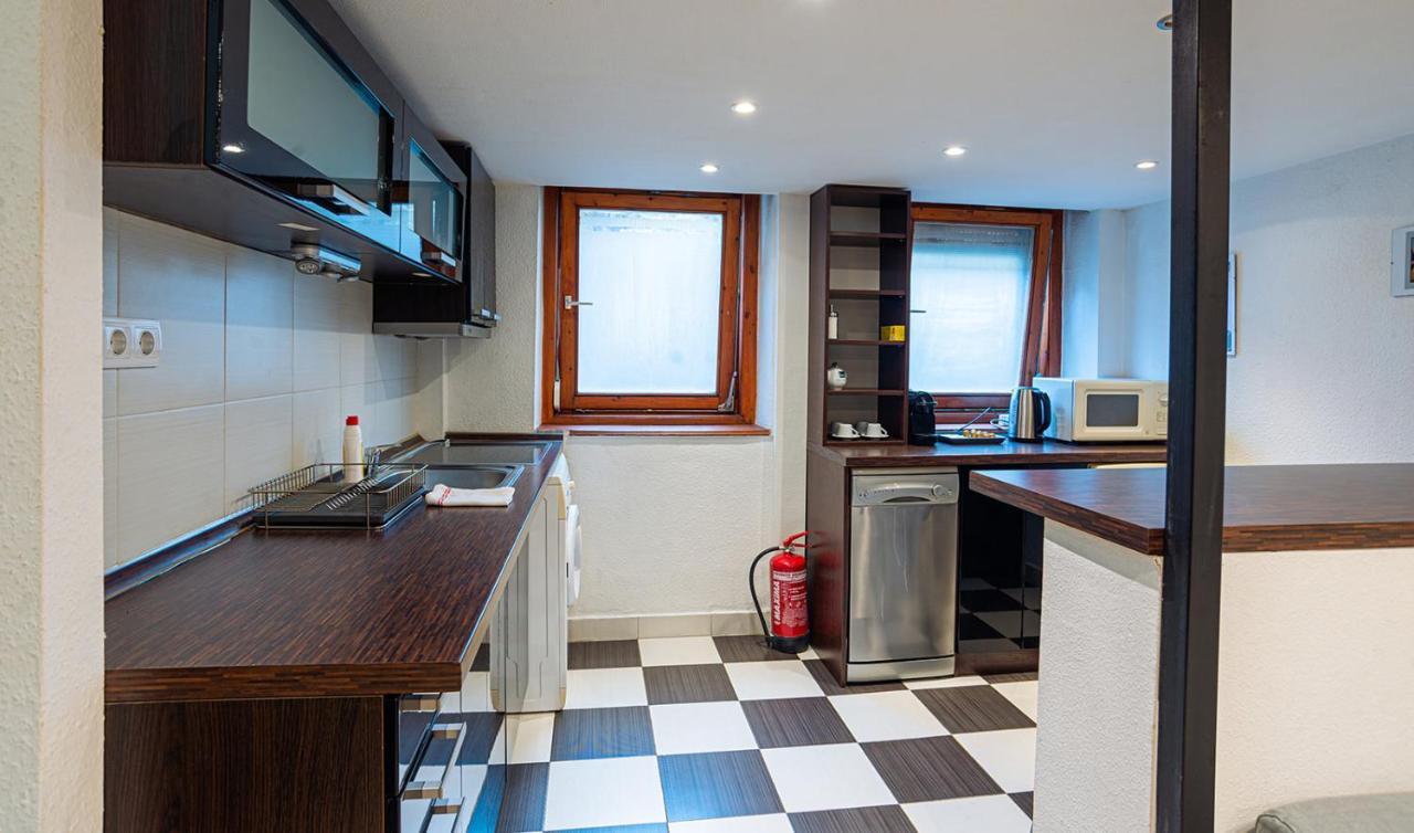 Cosy Corner - Entire Apartment Near Oktogon Budapest Bagian luar foto